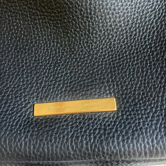 Marc By Marc Jacobs Black and Tan Shoulder Bag - Picture 2 of 9